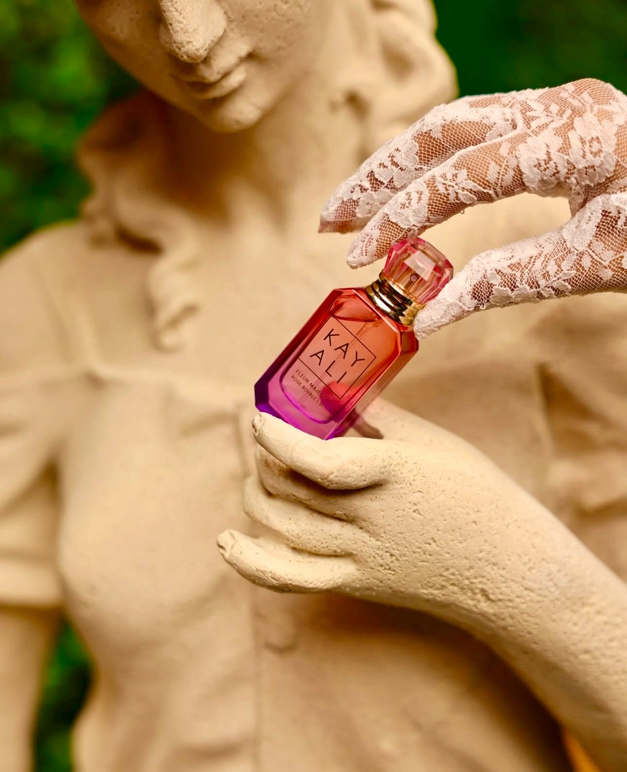 Fleur Majesty Rose Royale 31 (Pre-orden)